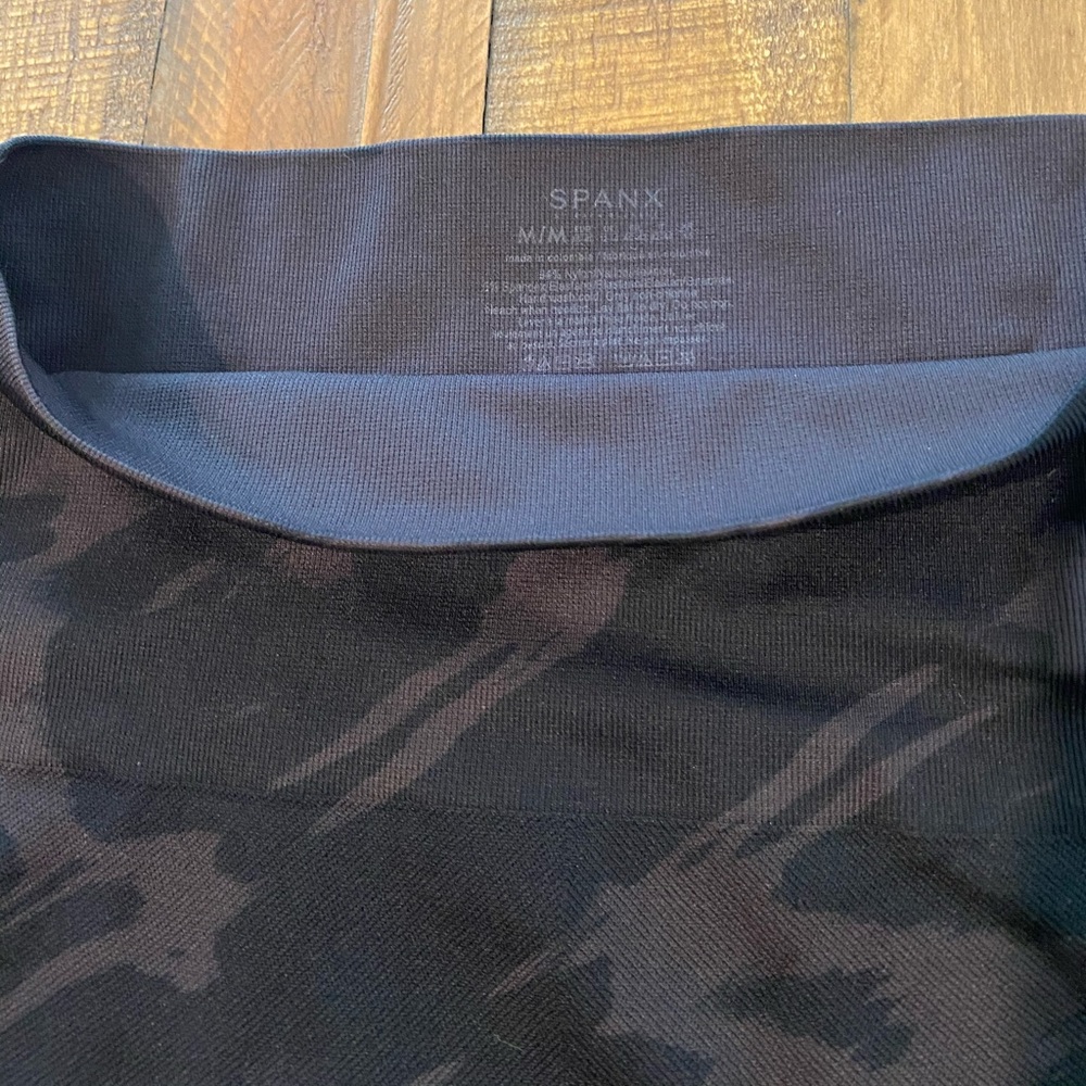 Spanx Look At Me Now leggings